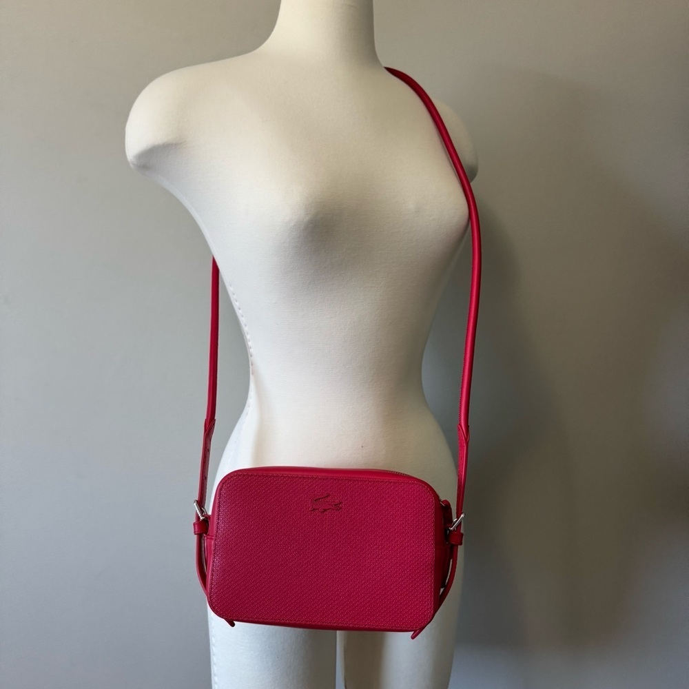 Lacoste Women's Chantaco Piqué Leather Shoulder Bag in Red NWOT